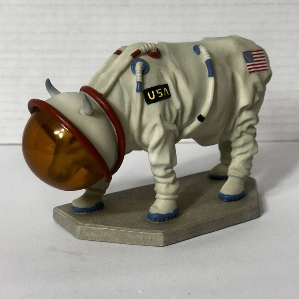 Cow Parade “Mooooonwalk” #9120 Cow Figurine RARE Retired Space Astronaut